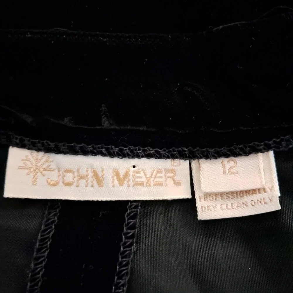 Vintage 70s JOHN MEYER 12 Black Velvet Maxi Skirt Gothic Victorian Dark Romantic